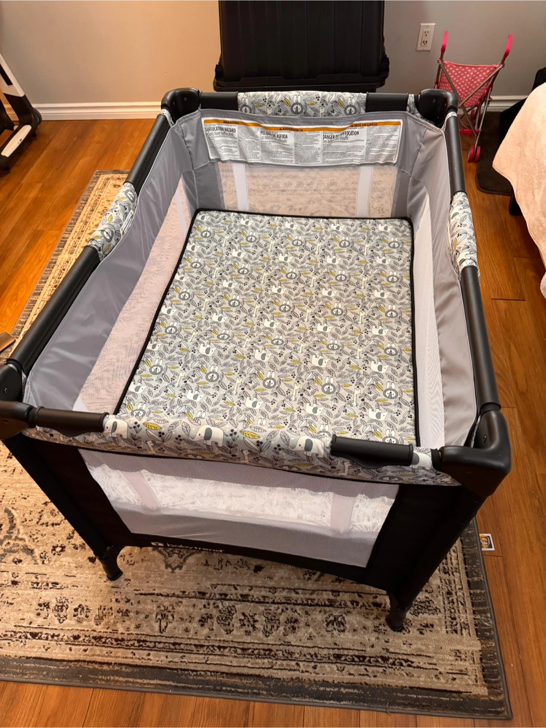 Playpen, Changing Table, High Chair read description 🤝 - photo 3