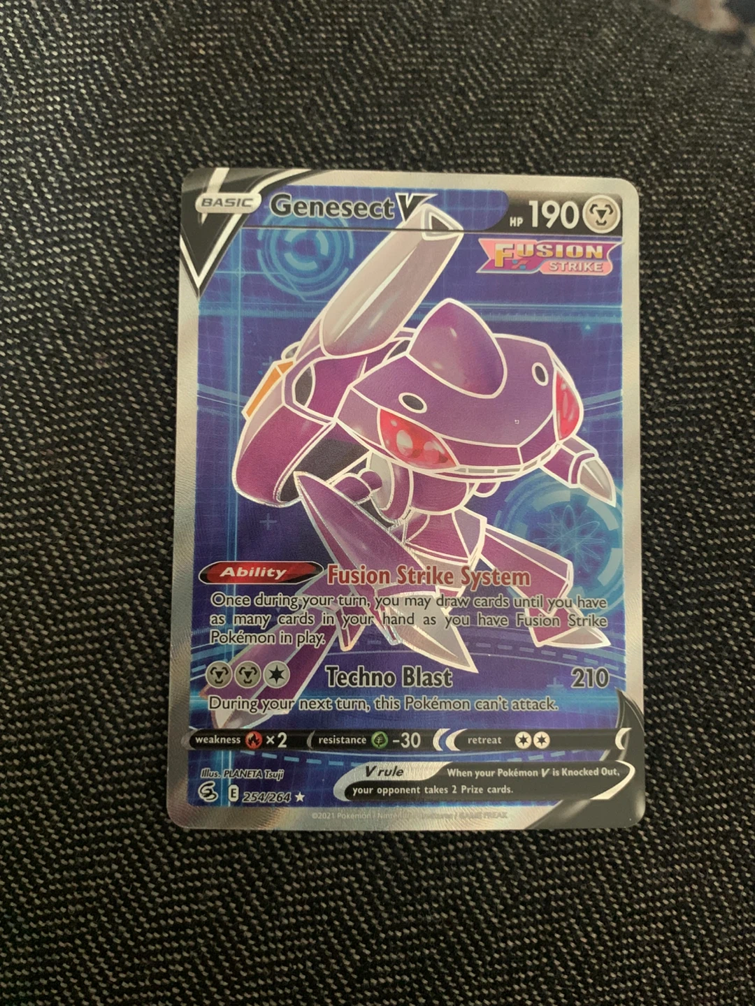 Genesect V Pokémon Card - Fusion Strike