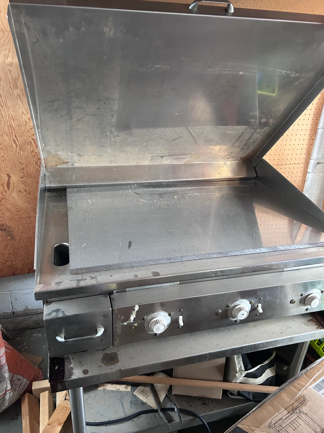 Commercial Flat Top Griddle with Lid