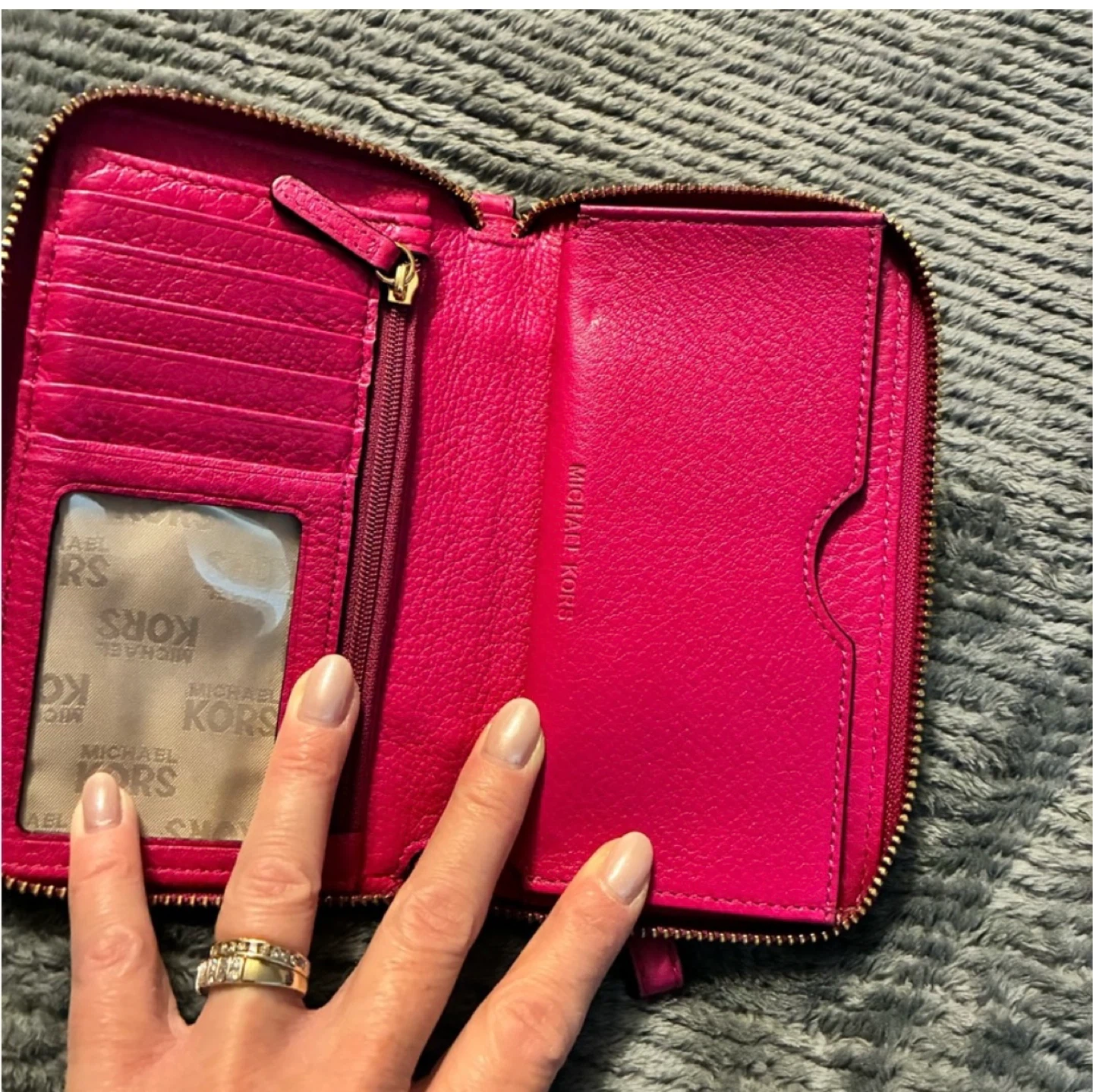 Michael Kors Pink Leather Wristlet Wallet - photo 3