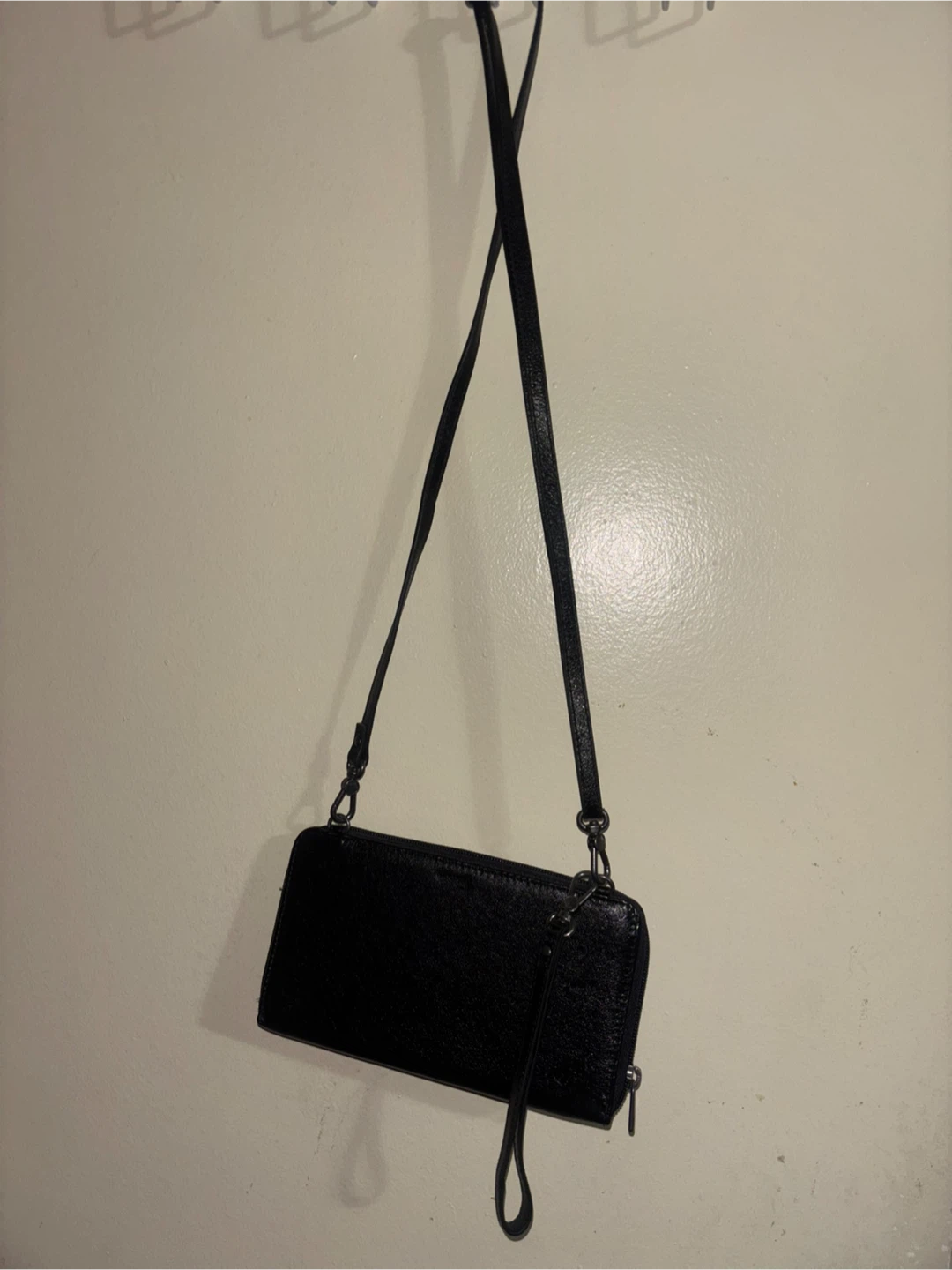 The Sak Black Leather 3-in-1 Phone Wallet/Wristlet/Crossbody Bag - photo 3
