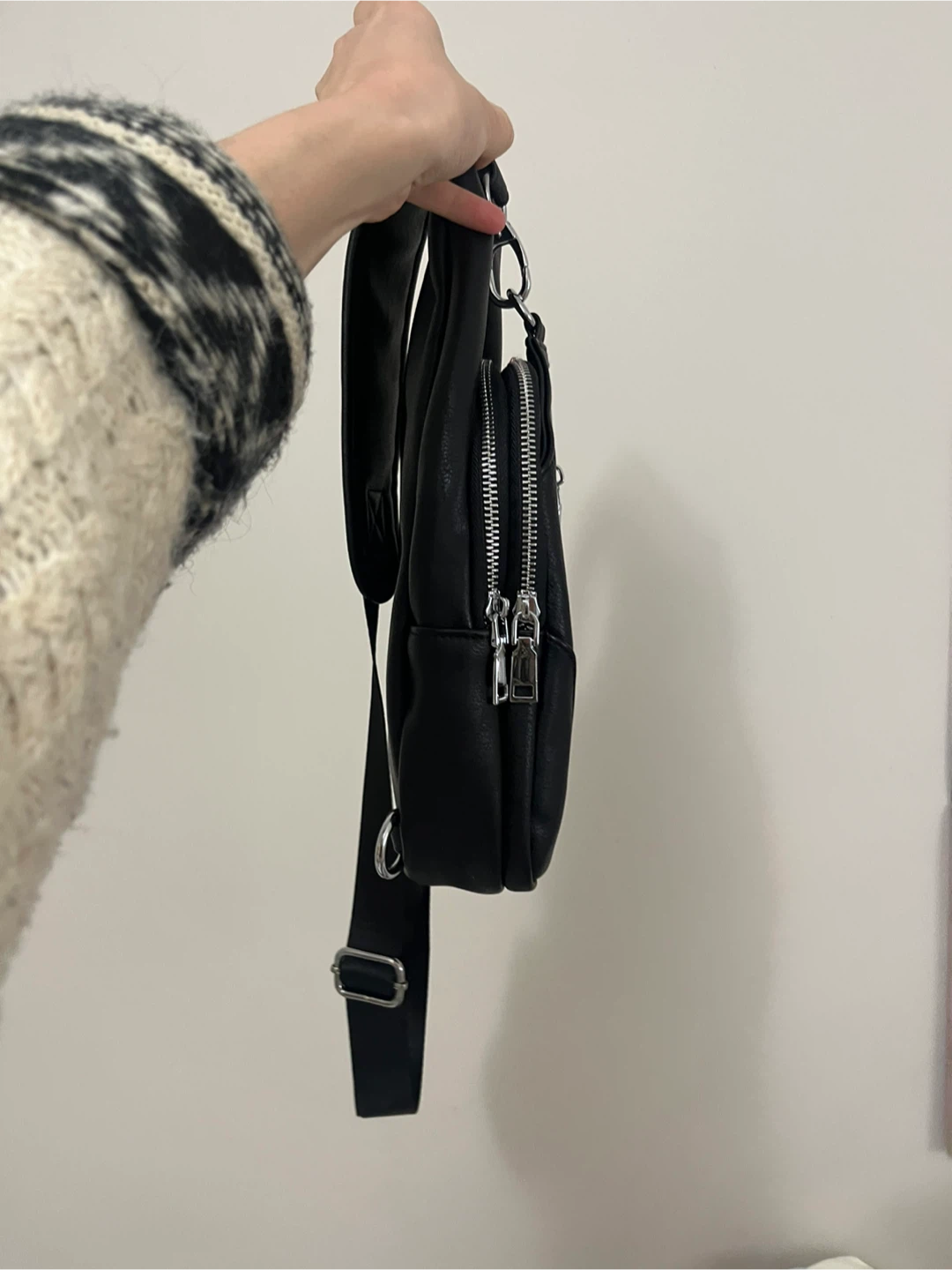 Black Sling Bag - photo 4