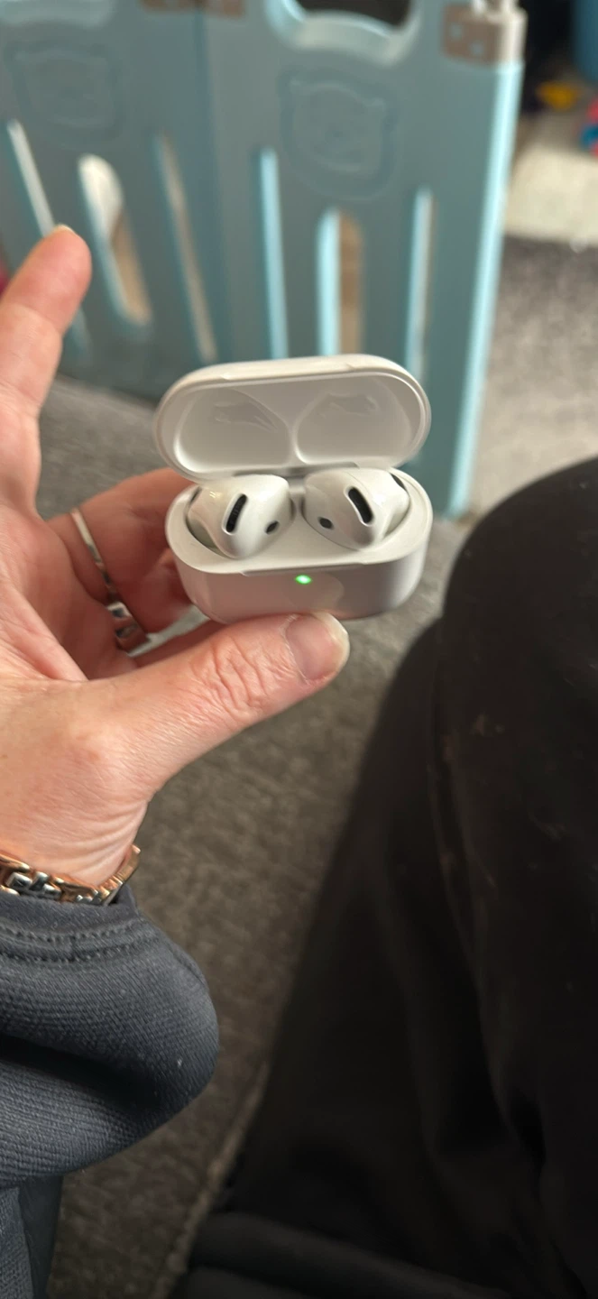 Apple AirPods Pro (1st Gen) with Charging Case