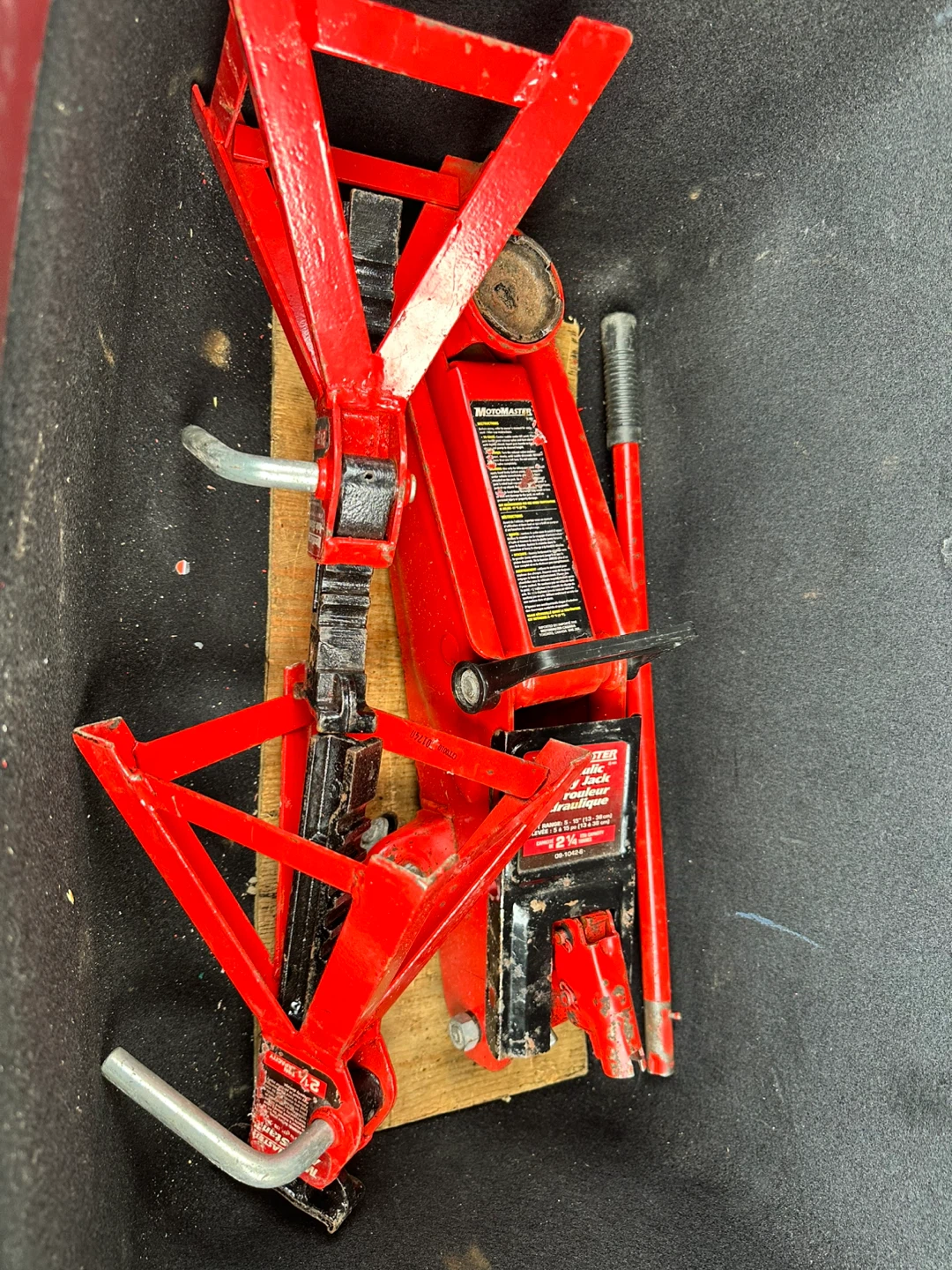 Motomaster Hydraulic Jack and Jack Stands - photo 2