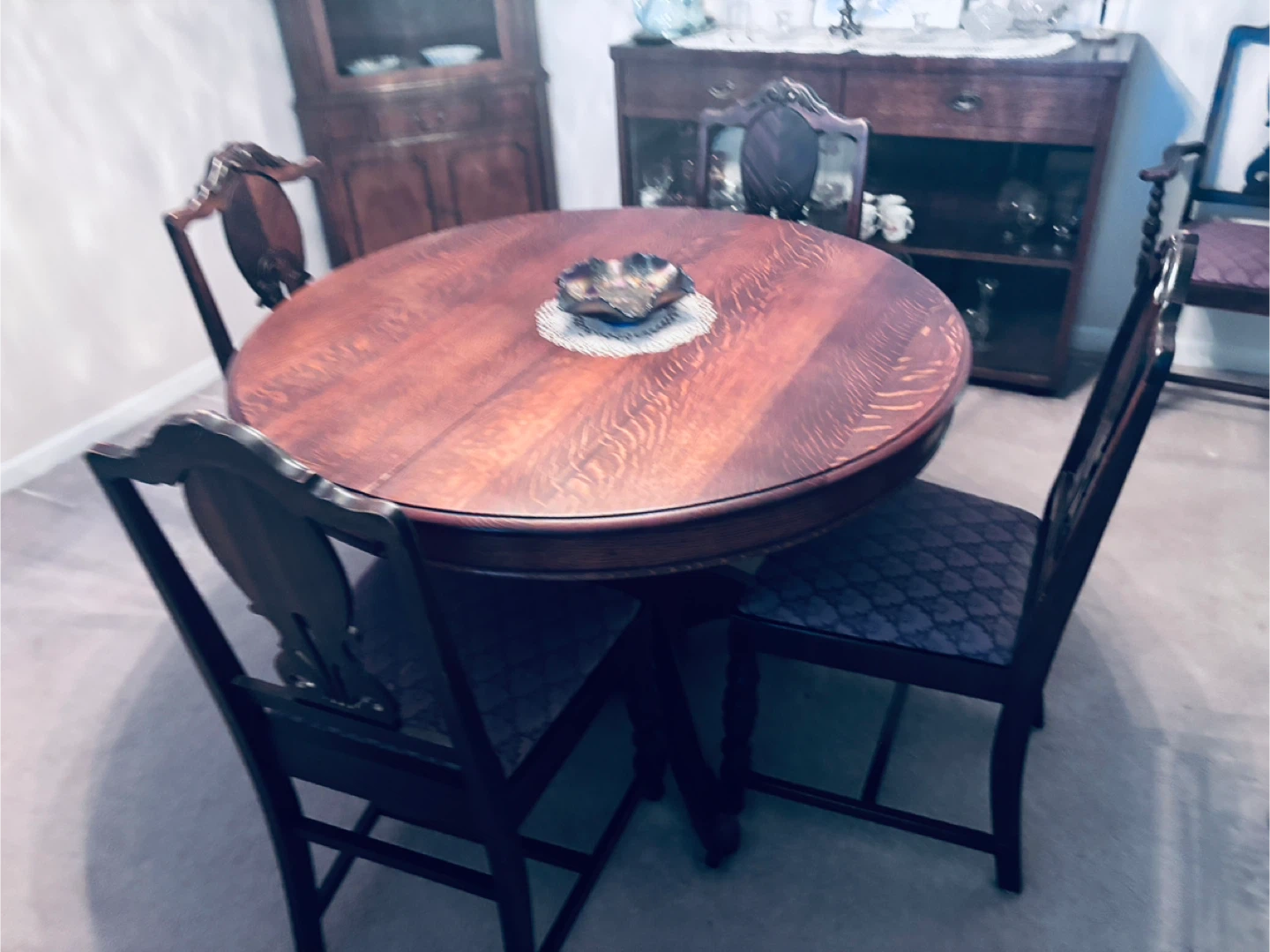 Vintage refurbished dining set with leafs
