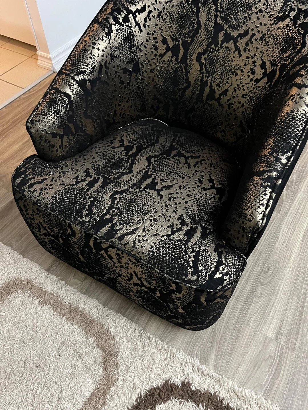 Velvet Armchair with Snakeskin Pattern