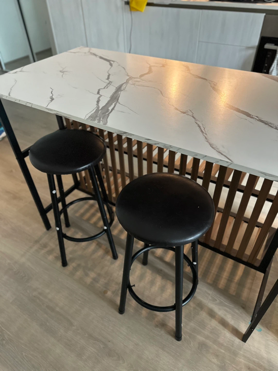 Kitchen Island with Stools - photo 3