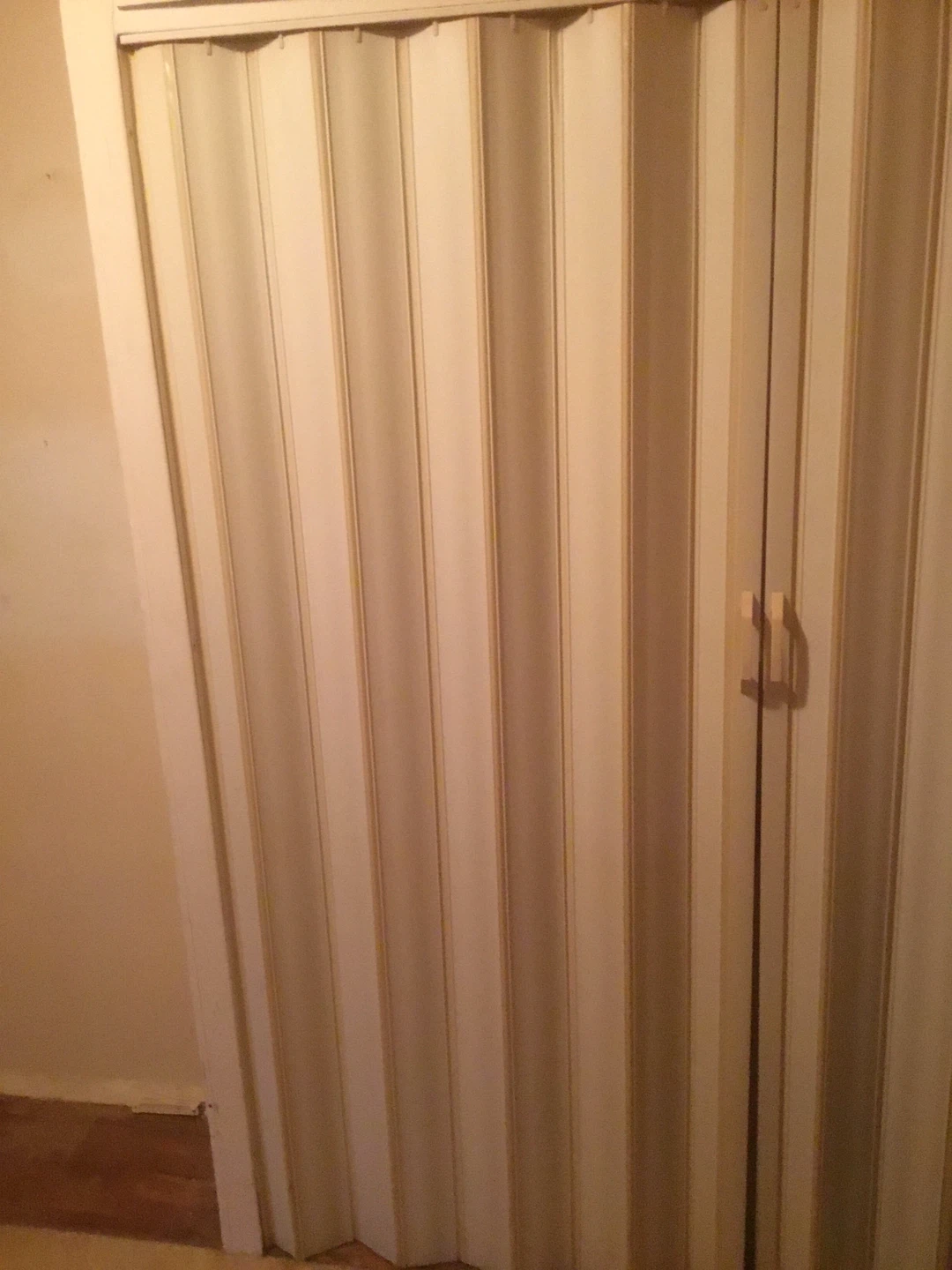 Plastic closet doors - photo 2