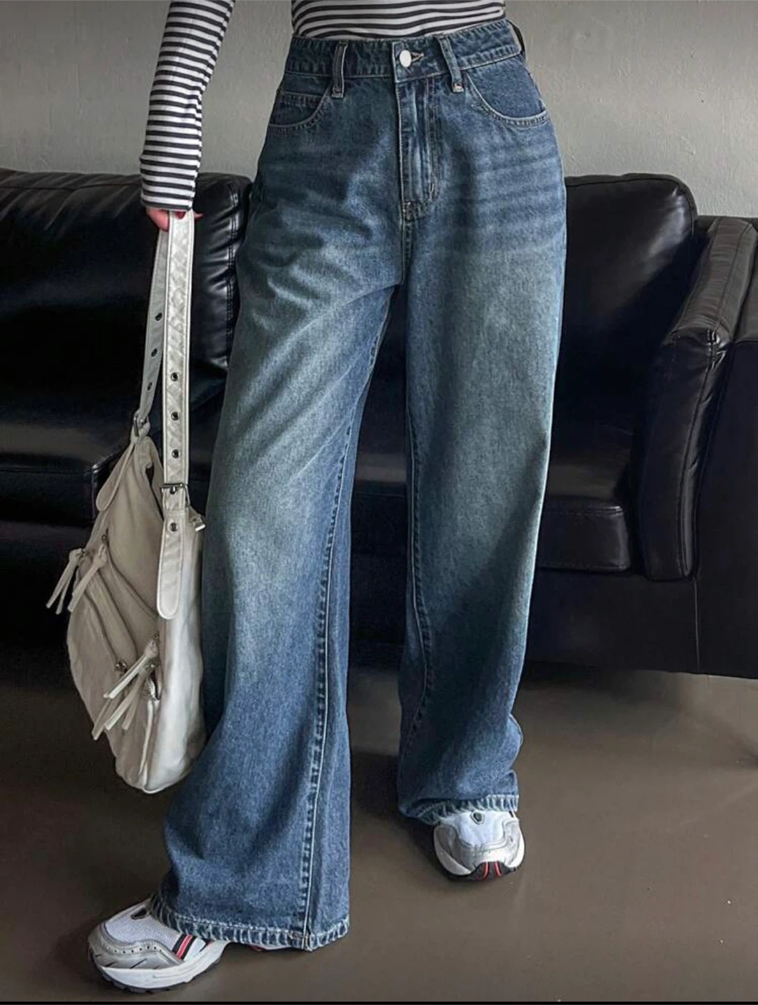 Women's Blue Wash Wide Leg Jeans - photo 4