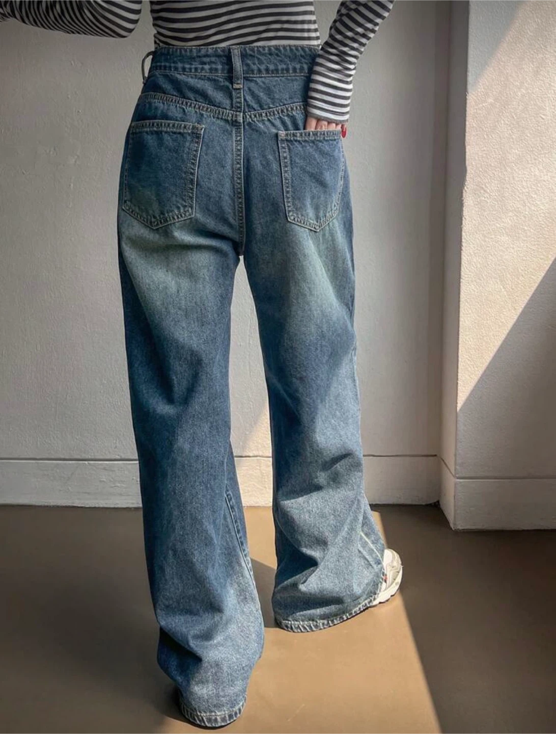 Women's Blue Wash Wide Leg Jeans - photo 2