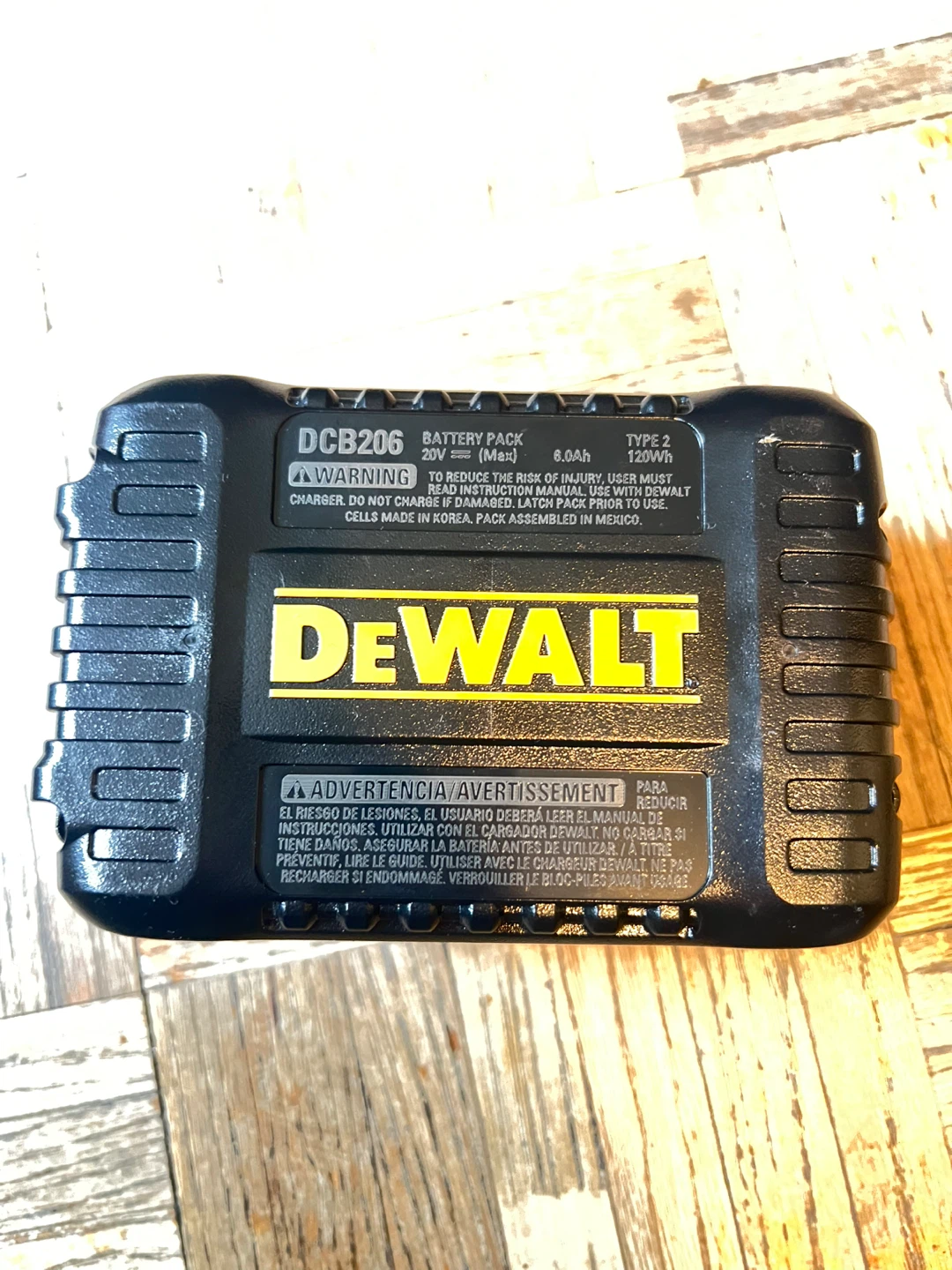 DeWalt 20V MAX XR 6.0 Ah Lithium-Ion Battery - photo 3