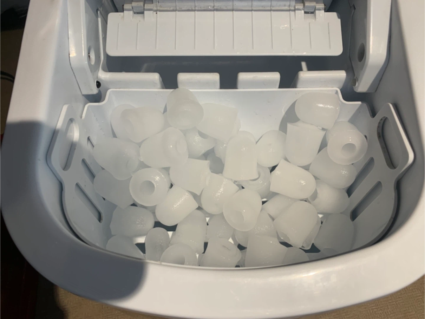 Frigidaire Portable Ice Maker - photo 3