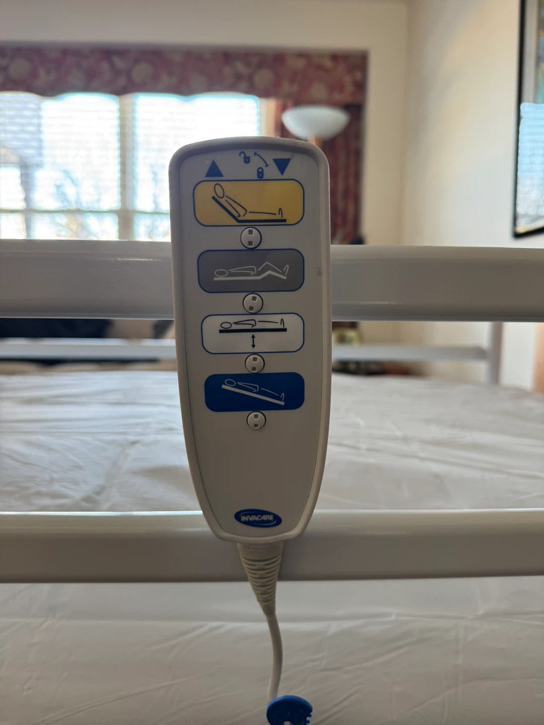INVACARE ETUDE HOSPITAL BED DELIVERY INCLUDED - photo 2