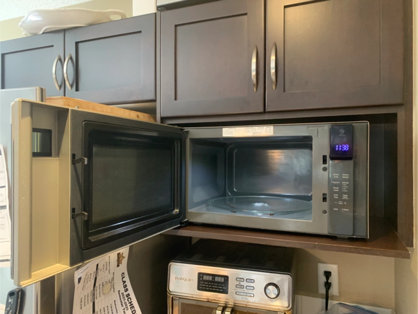 Used LG Microwave Oven - photo 2