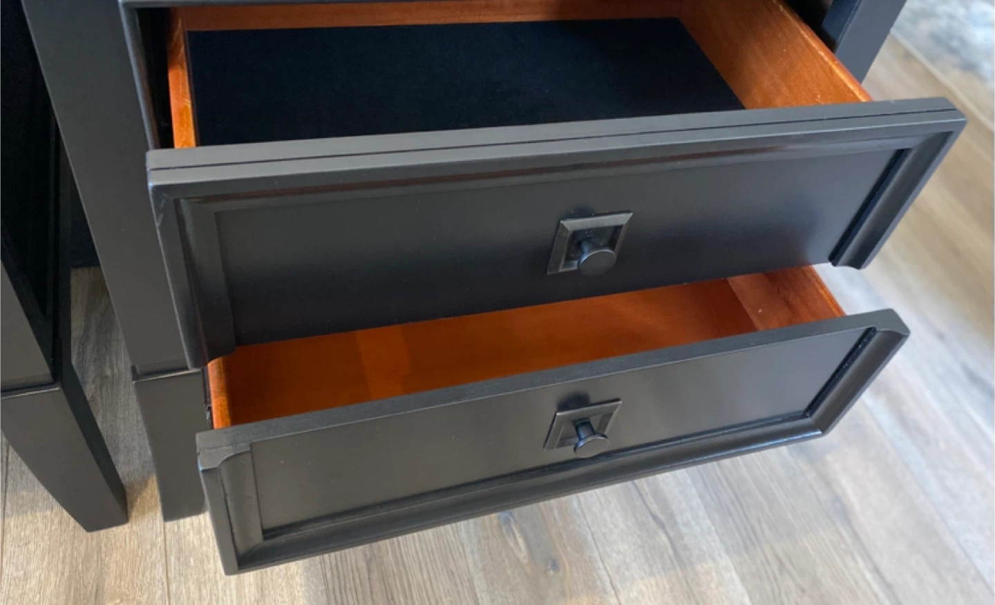 King sized Hardwood Nightstands Pair Black - photo 5
