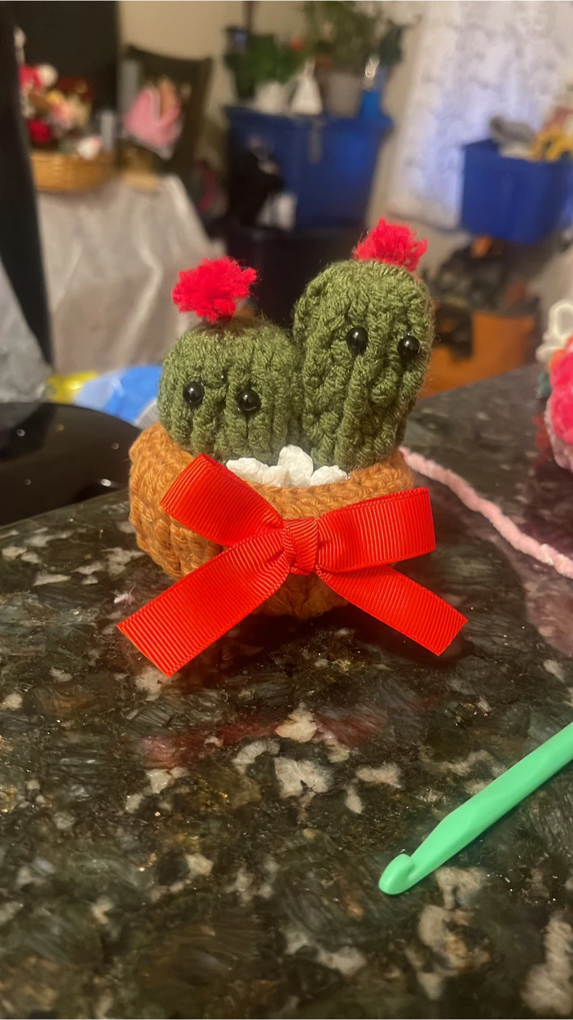 Crocheted Cactus Decor - photo 2