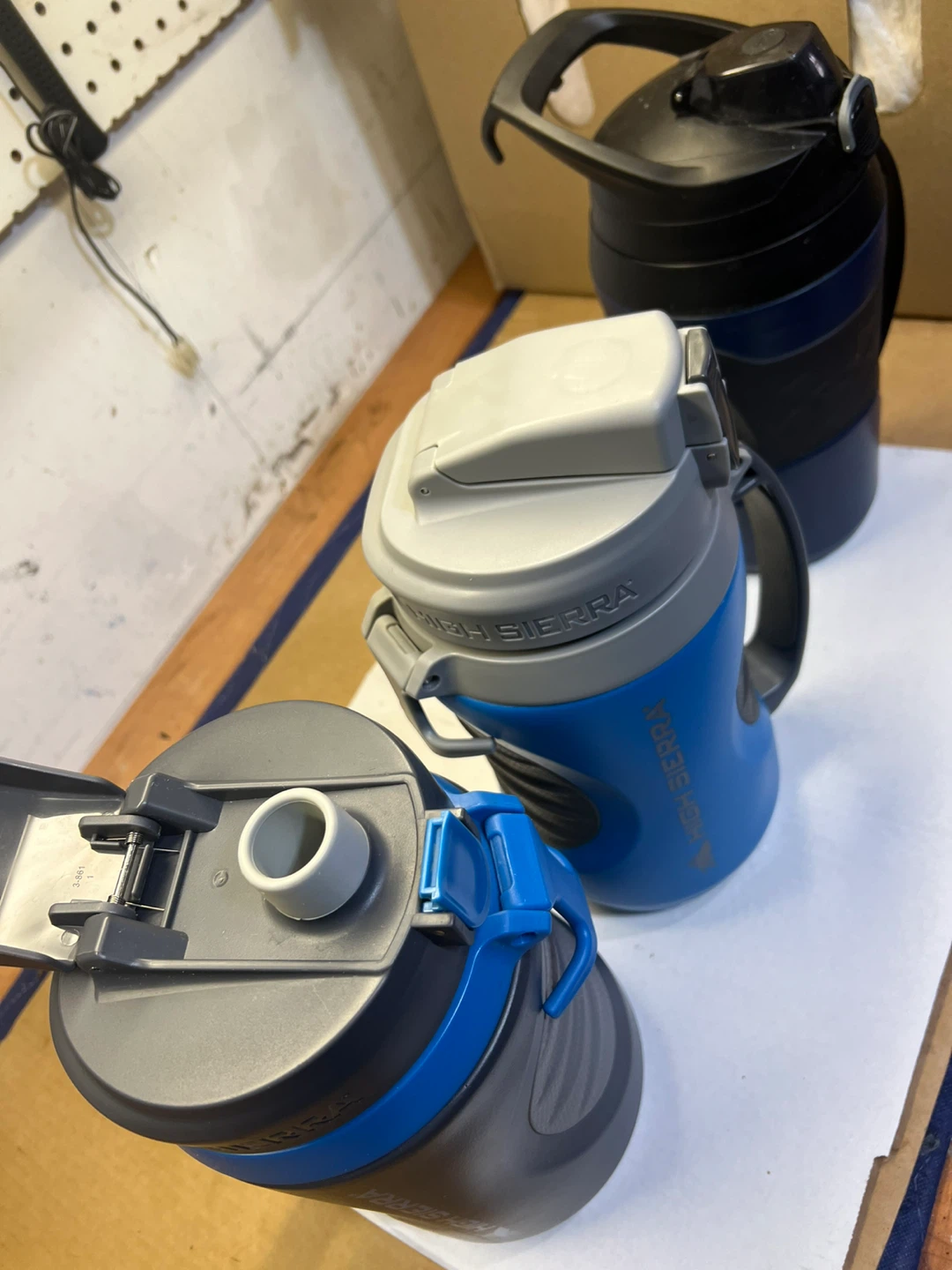 High Sierra Water Bottle with Handle - photo 2