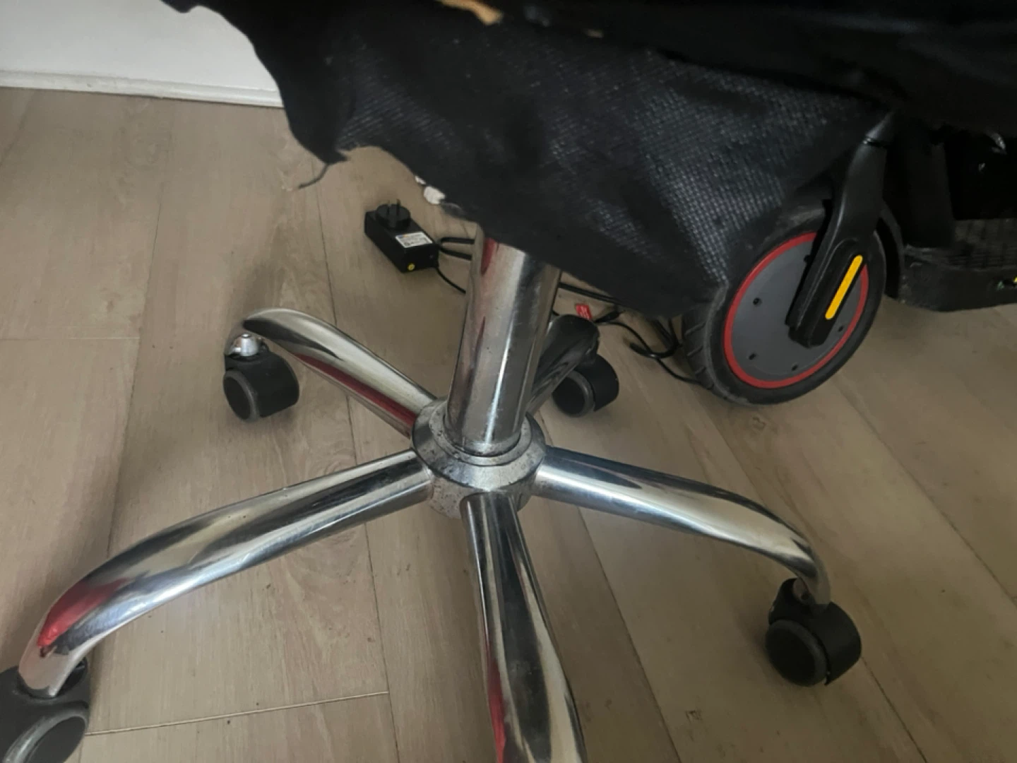 Black Faux Leather Office Chair - photo 4