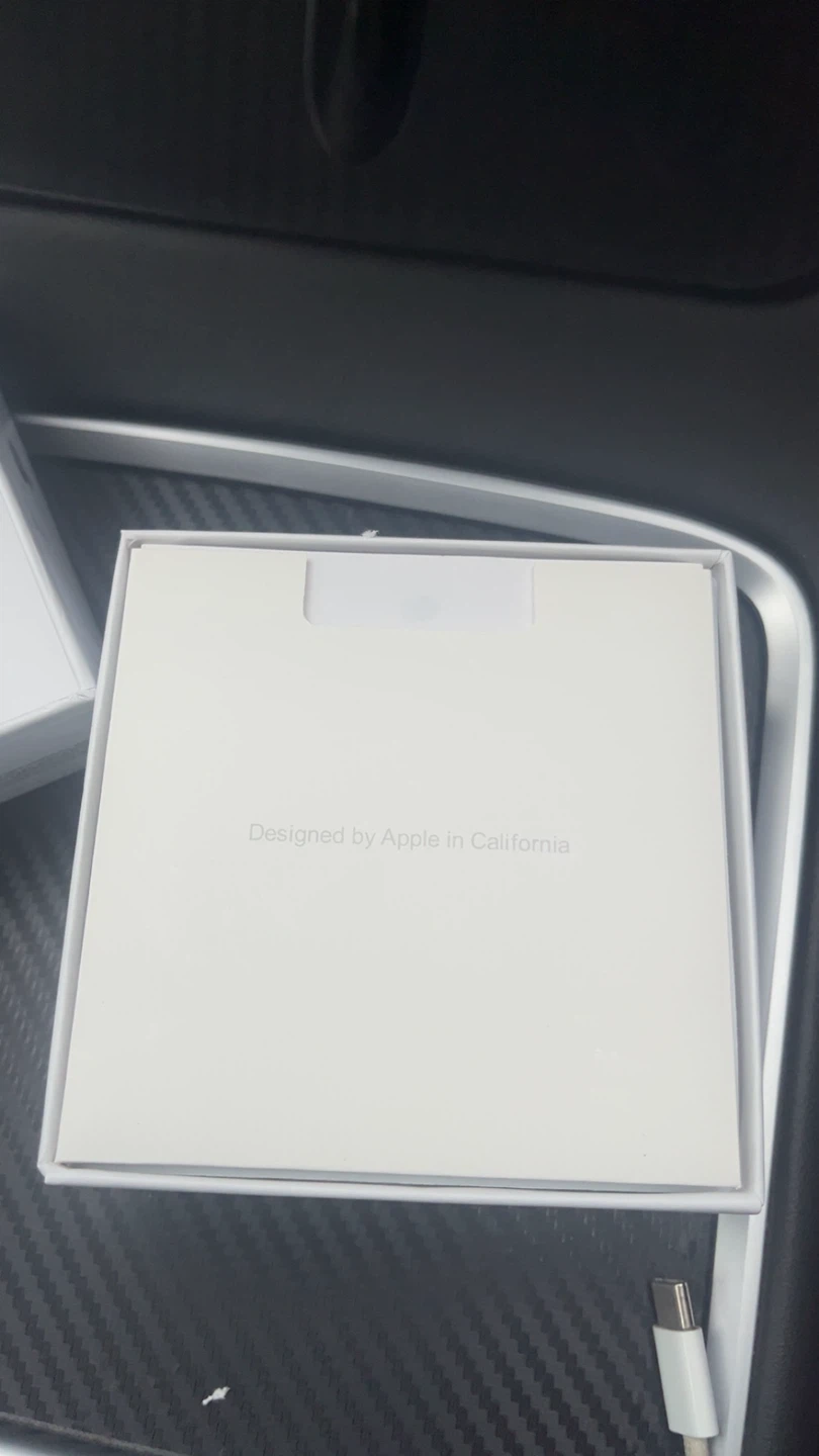 Apple AirPods Pro (2nd generation) with Charging Case - photo 3