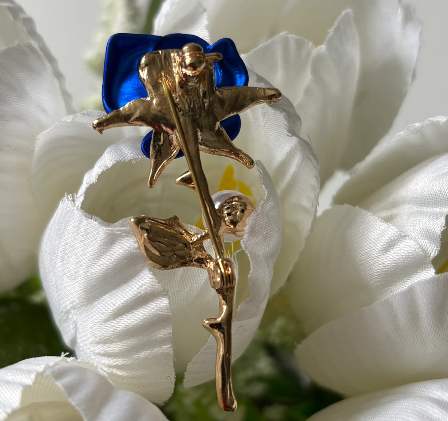 Beautiful Blue Rose and Pearl Brooch Pin - photo 3