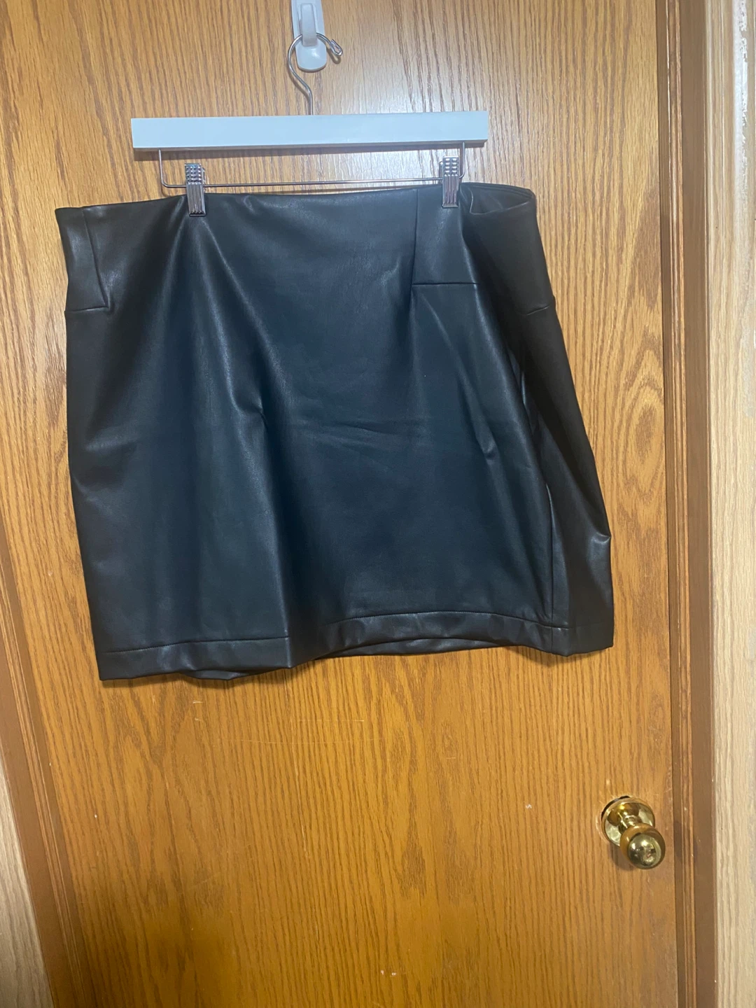 Plus size Faux leather mini skirt