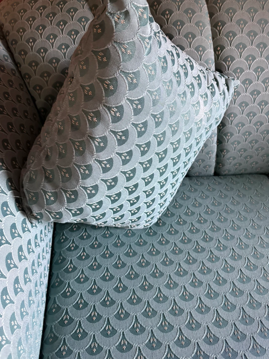 Light green patterned sofa, love seat & armchair set - photo 3