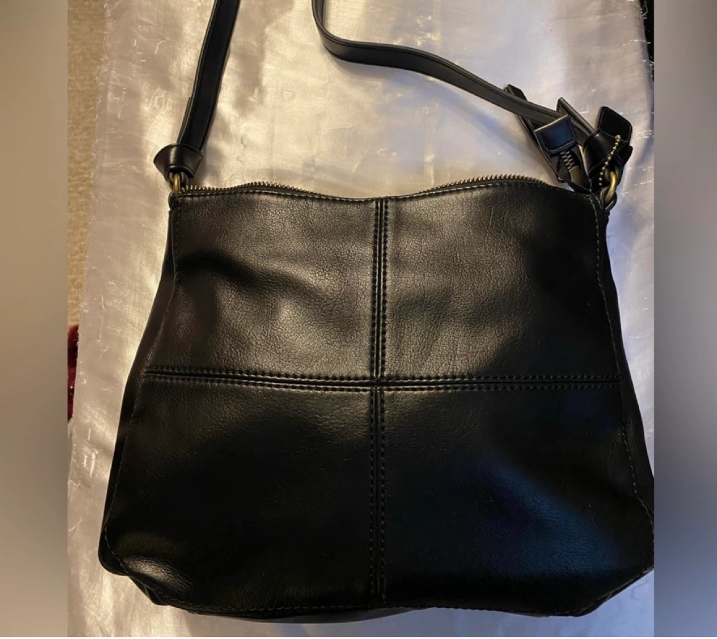 DENVER HAYES Black Leather Shoulder Bag