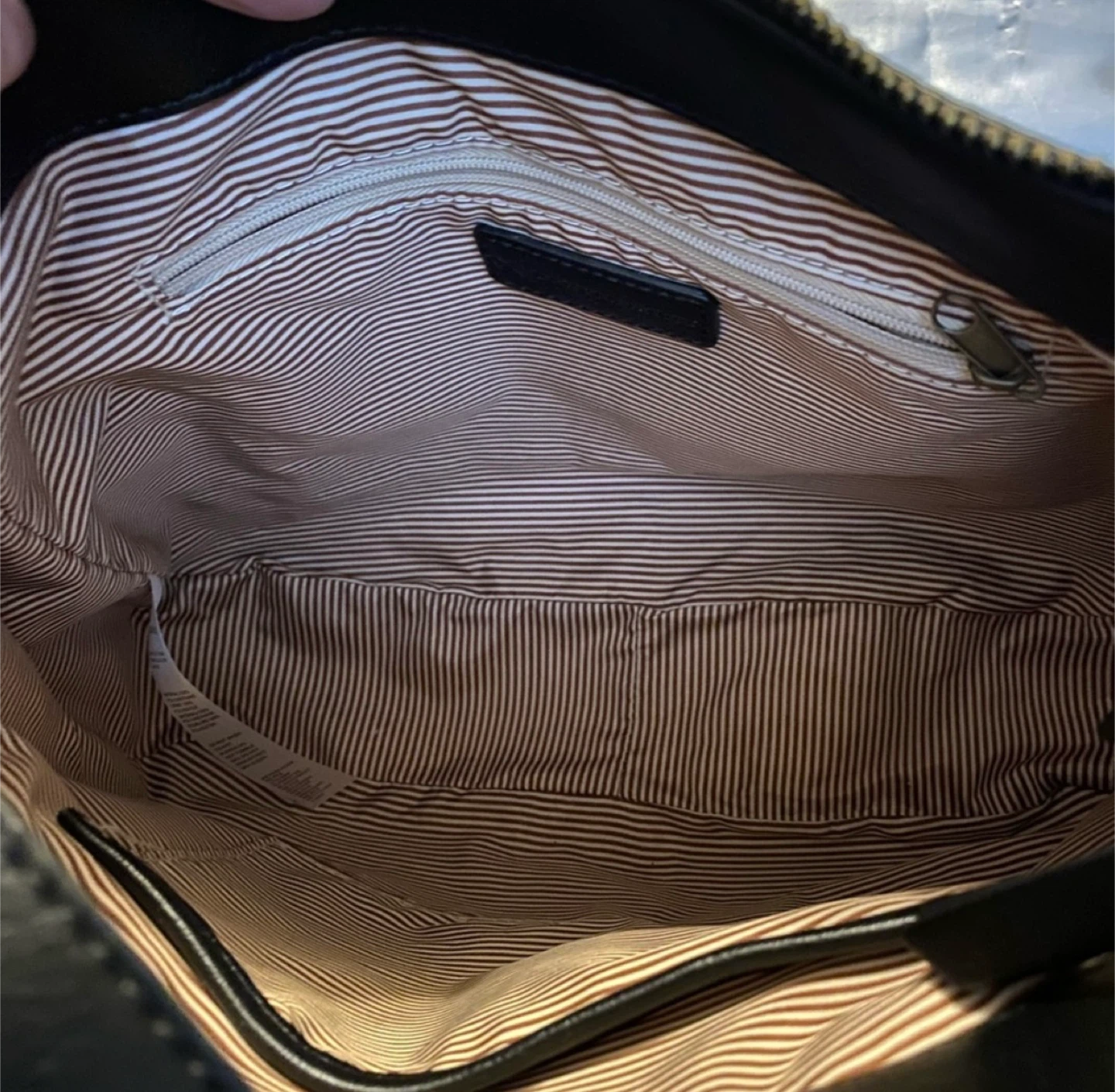 DENVER HAYES Black Leather Shoulder Bag - photo 4