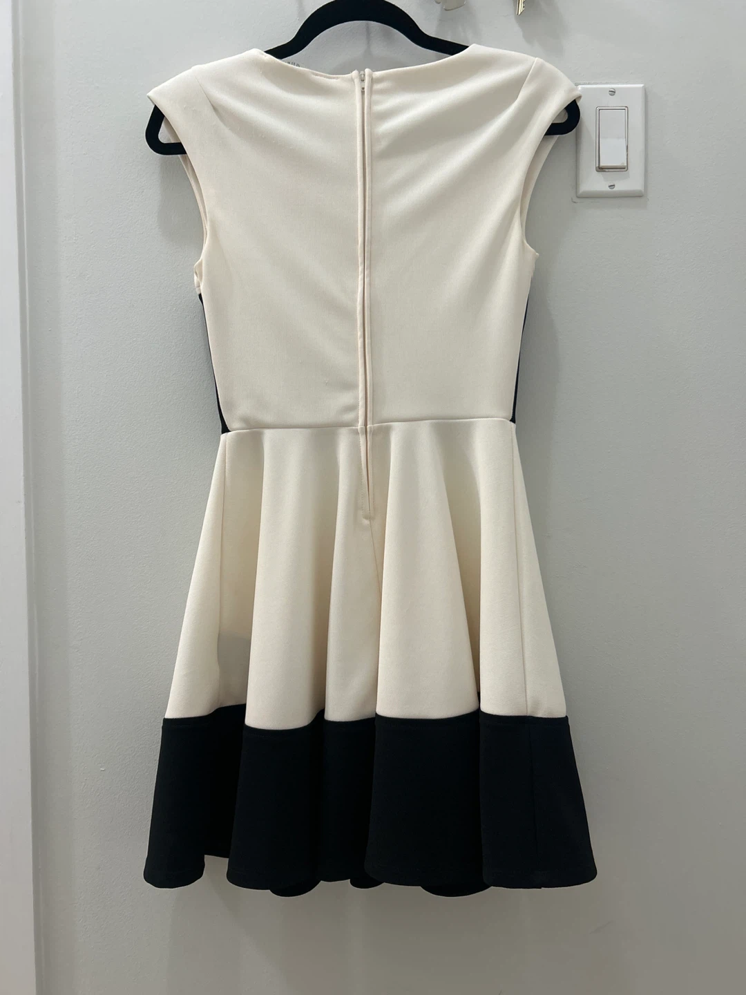 Guess Dress - Size Small - photo 3