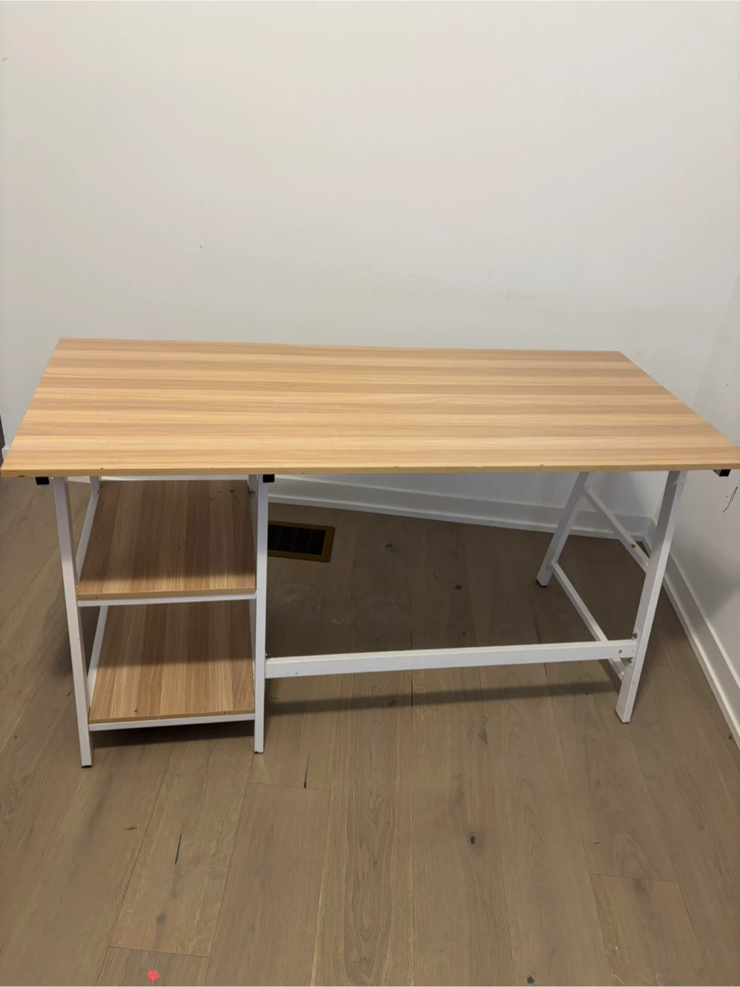 Wooden top office desk with white metal frame and 2 shelves - photo 4