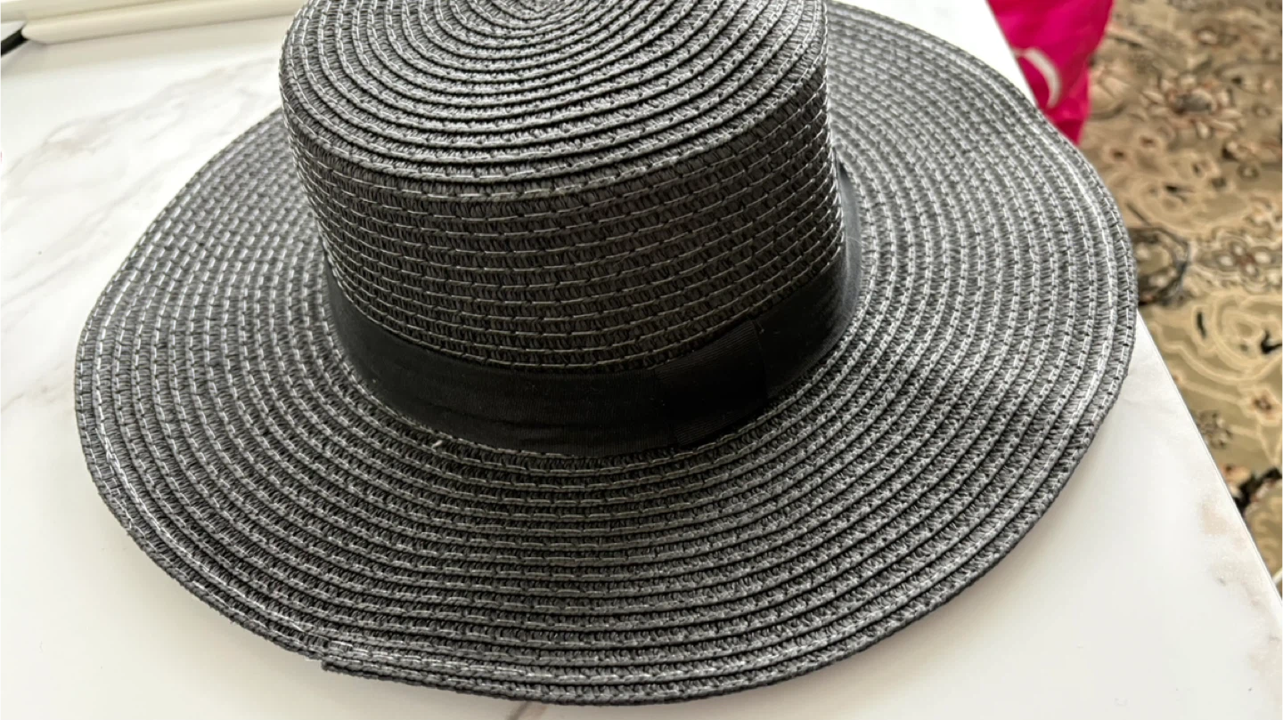 Black wide-brimmed straw hat - photo 2