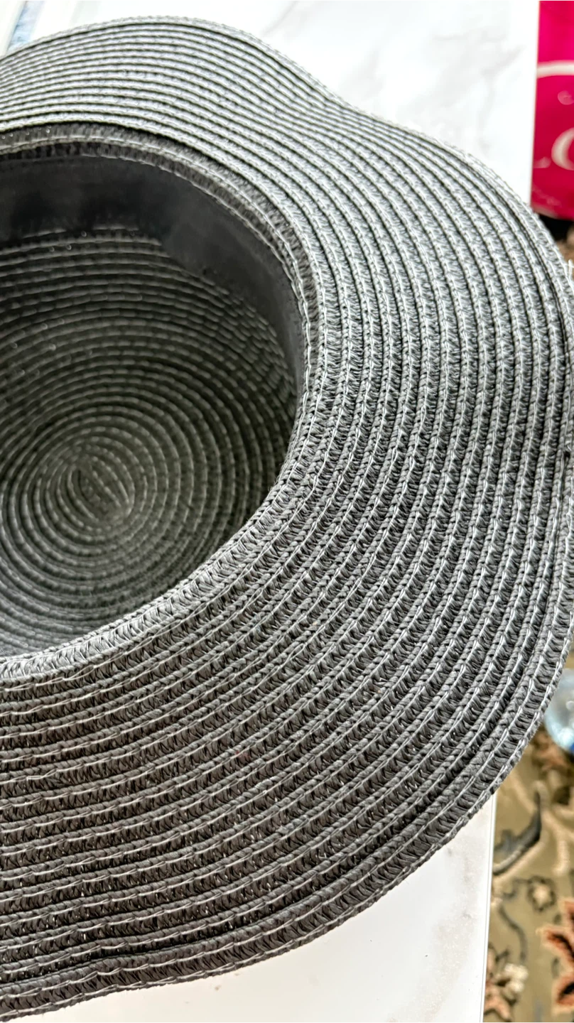 Black wide-brimmed straw hat - photo 4