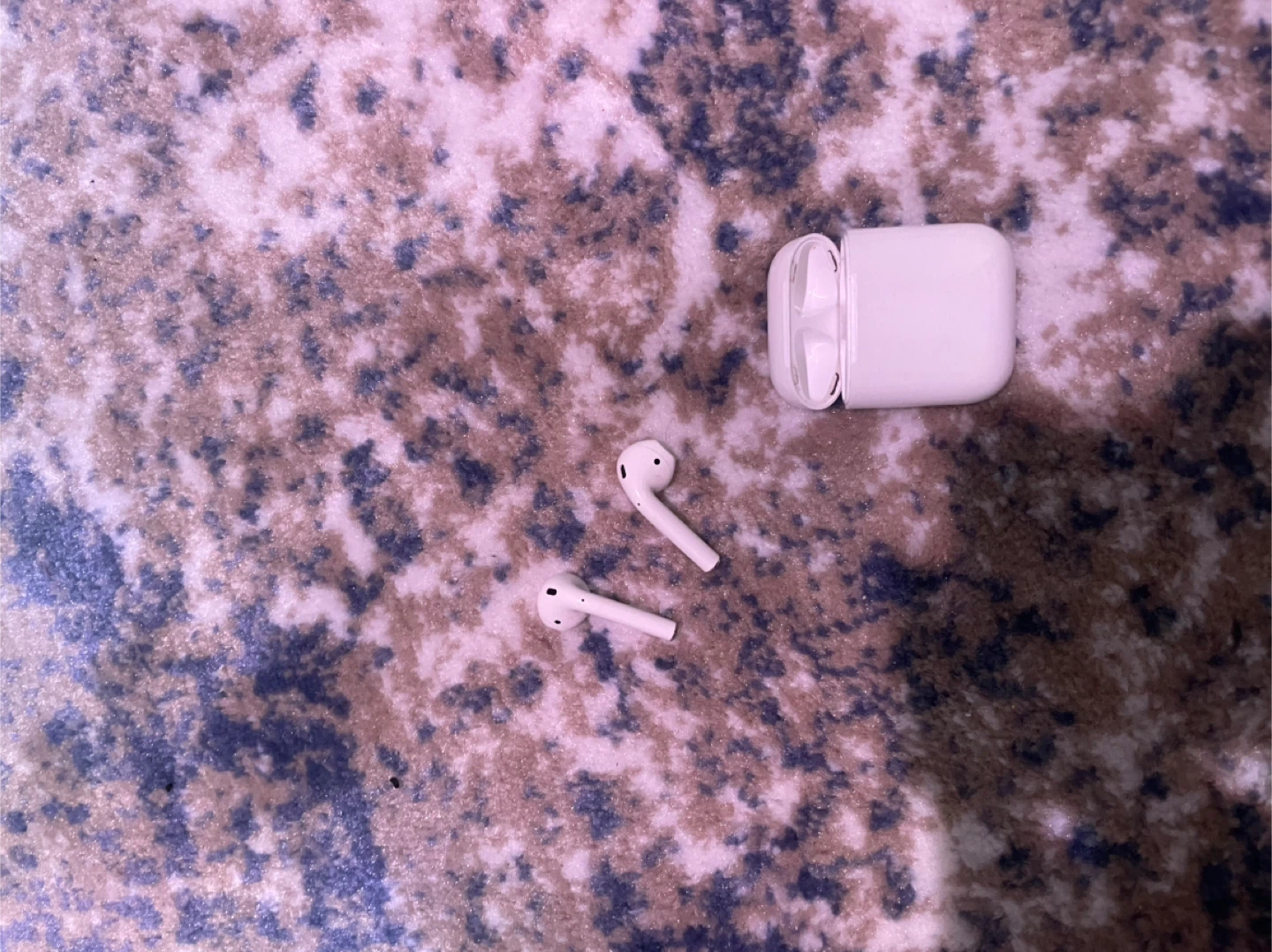 Apple AirPods with Charging Case - photo 5