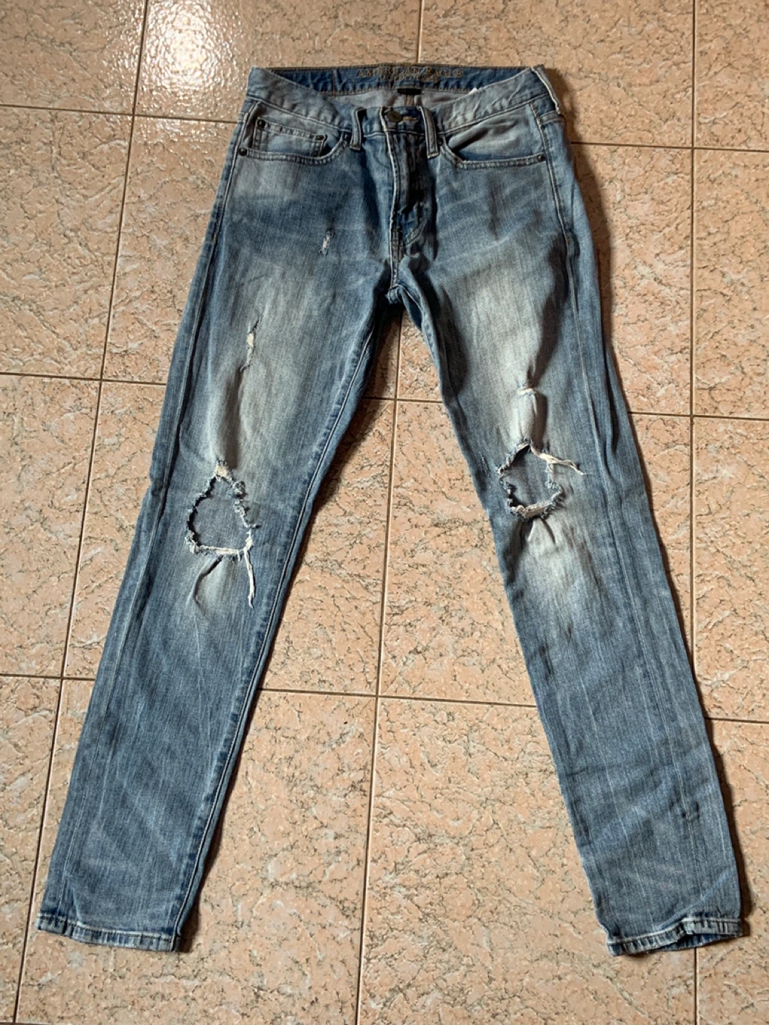 American Eagle Distressed Blue Jeans