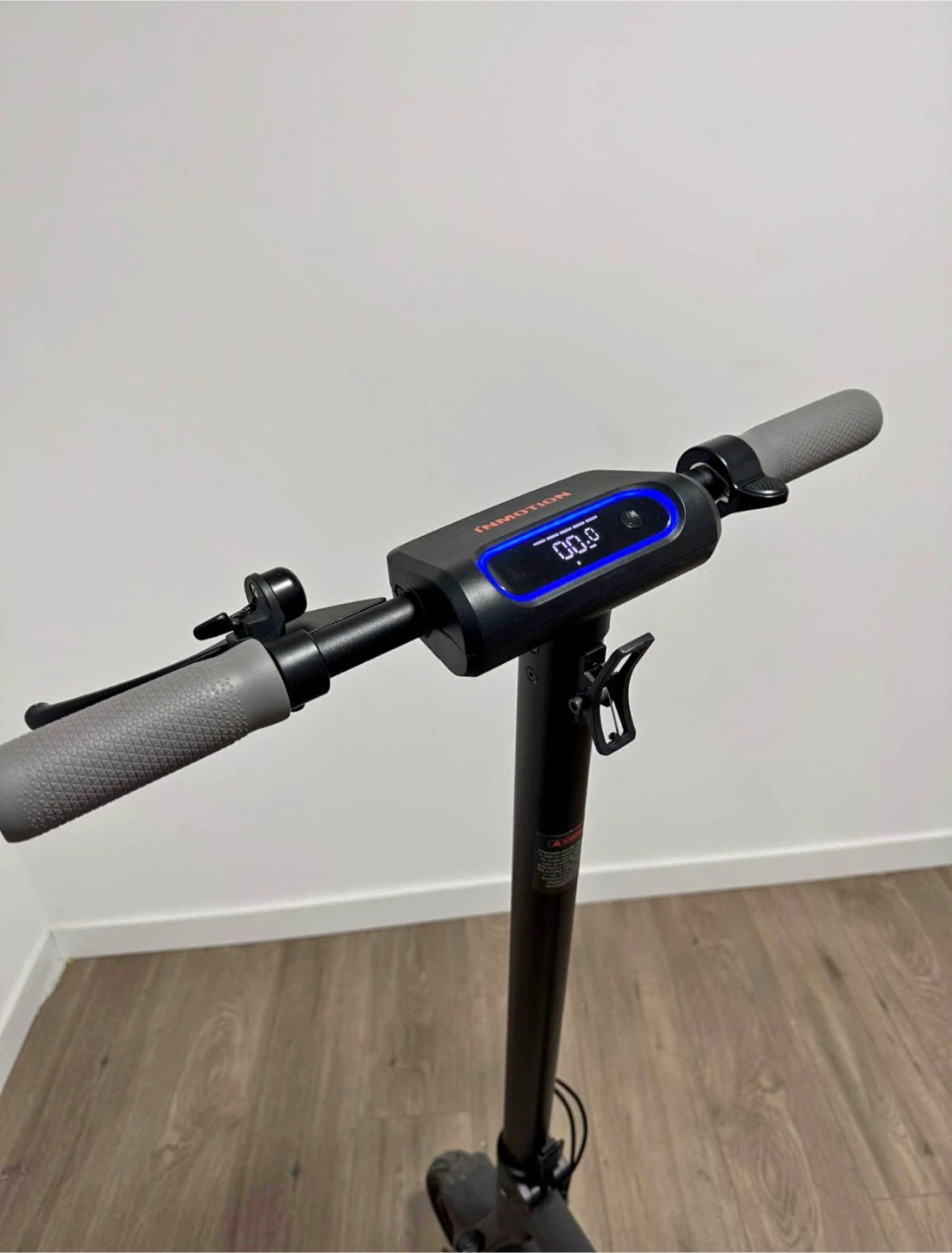 INMOTION Electric Scooter - photo 2