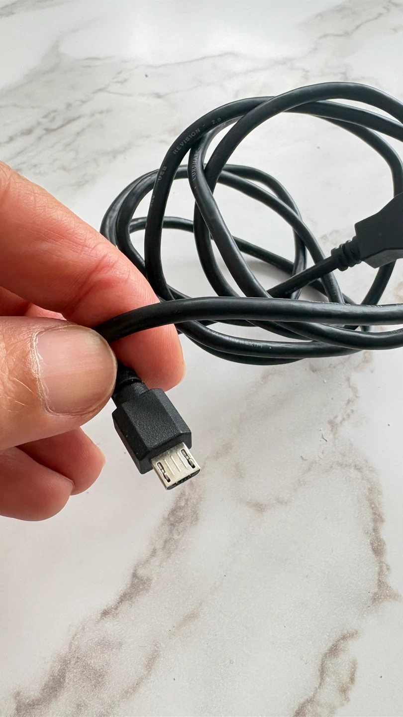 Black USB to Micro USB Cable - photo 4