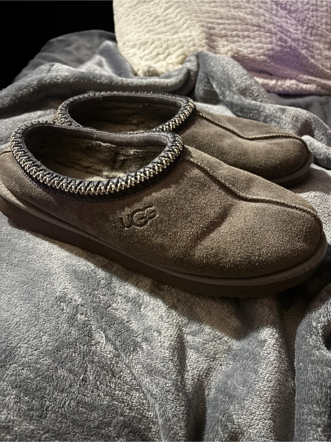 UGG House Slippers - Men's Size Medium - Brown
