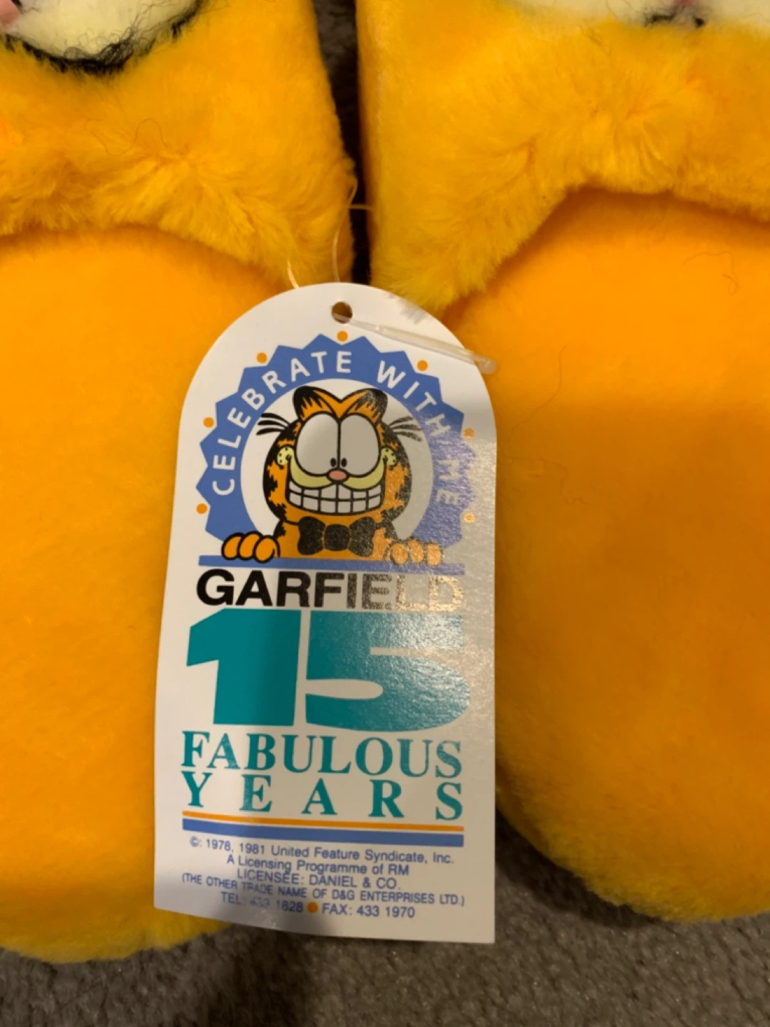 Garfield Plush Slippers - brand new - photo 4