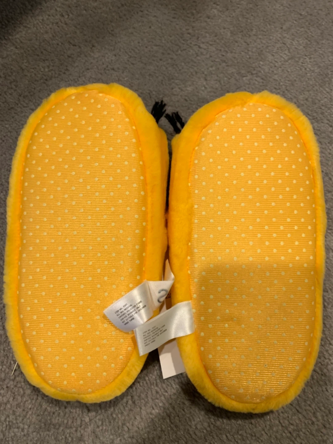 Garfield Plush Slippers - brand new - photo 2