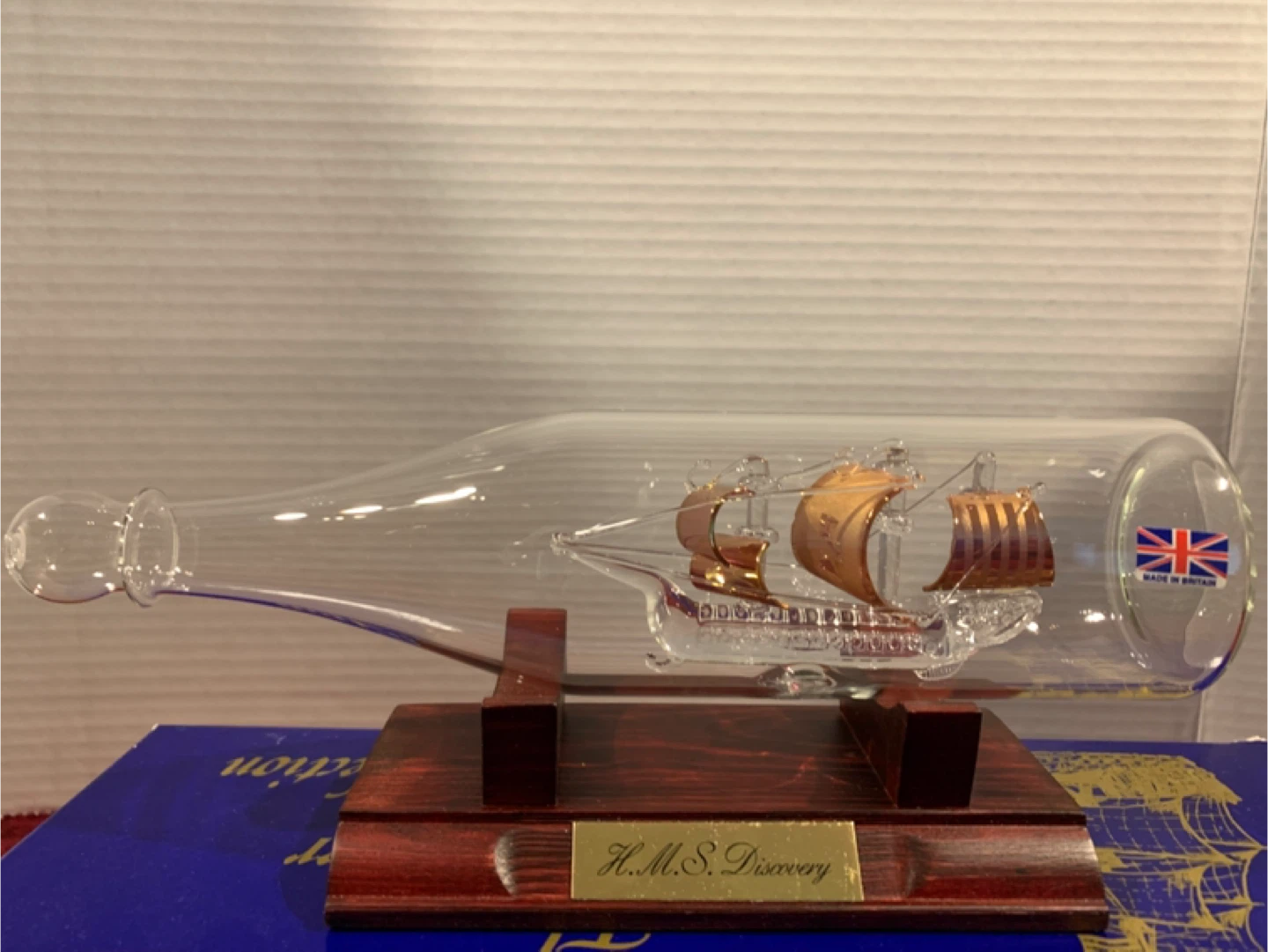 Mayflower Glass H.M.S. Discovery Ship in a Bottle Sculpture - photo 2