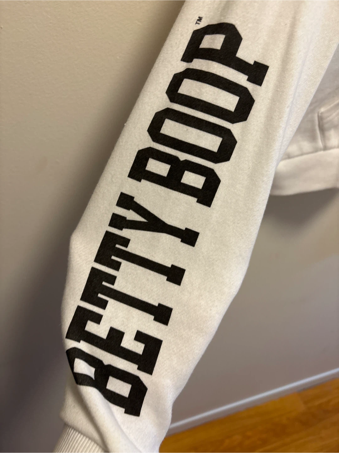 Betty Boop White Zip-Up Hoodie and Shorts Set - photo 3