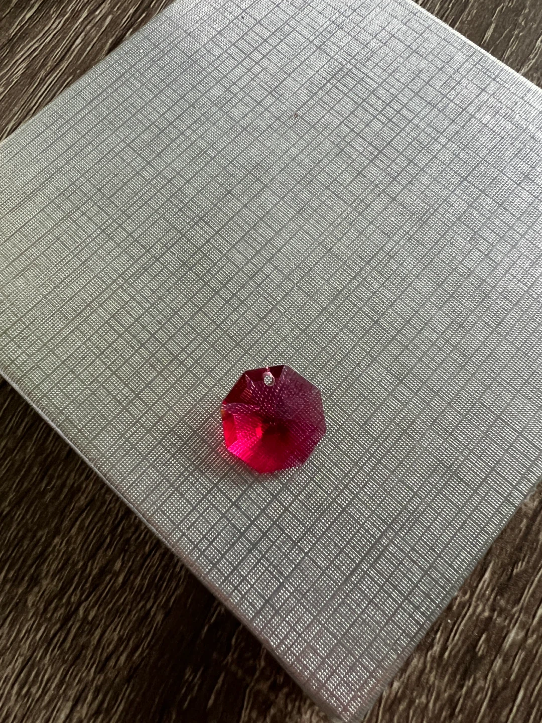 Small red crystal - photo 2