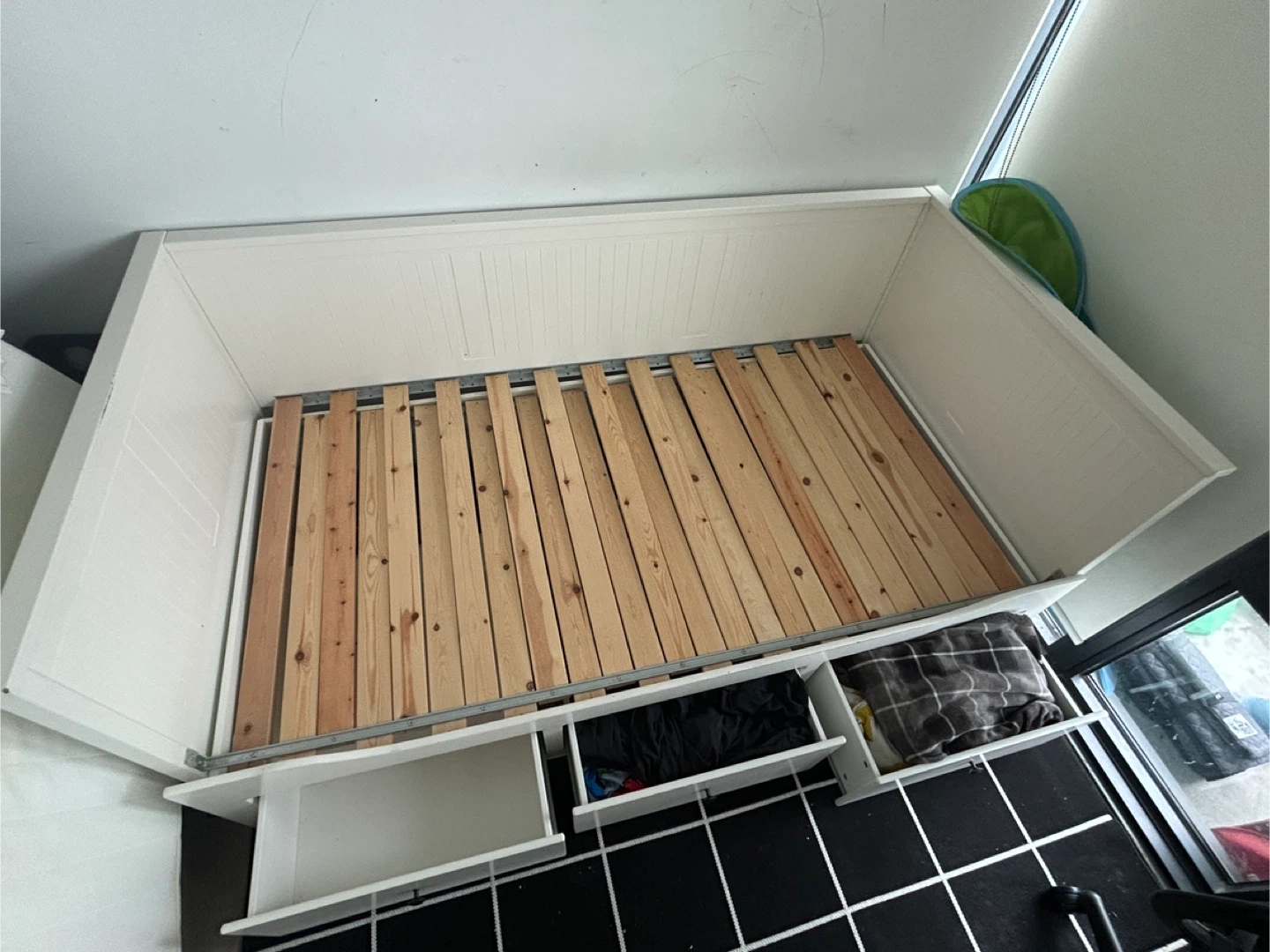 Bed frame with 3 drawers - photo 4