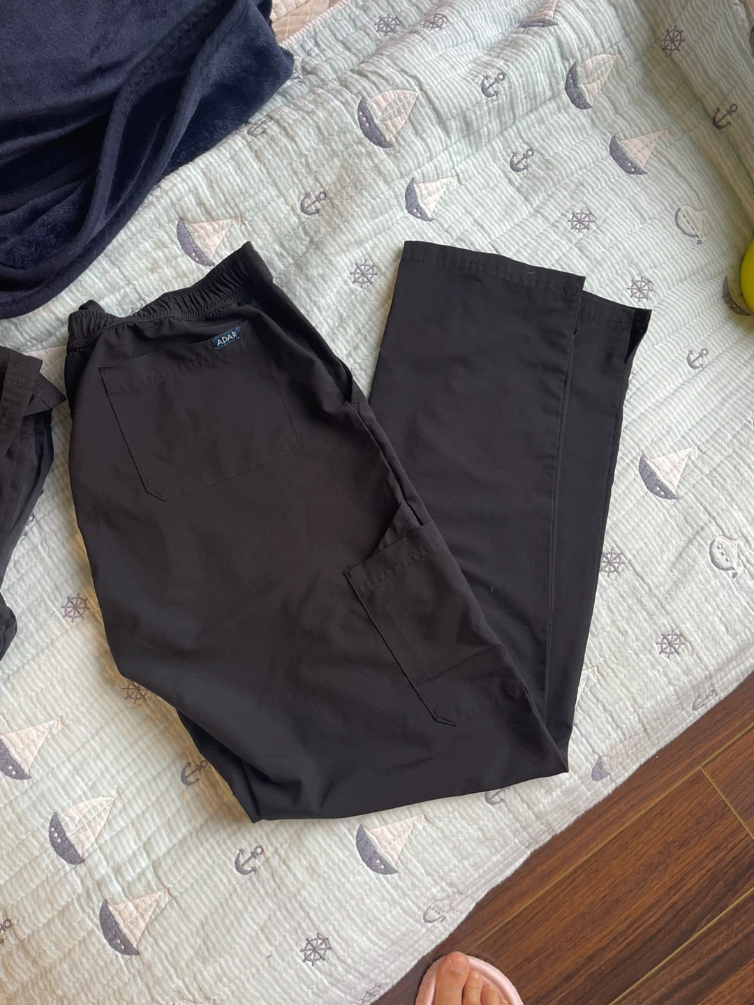 ADAR & MOBB Black Scrub Pants 4 pairs - photo 2