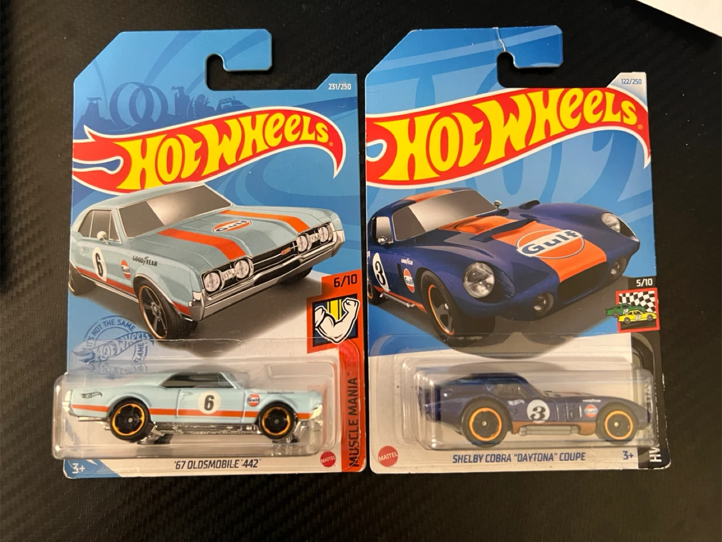 Hot Wheels GULF '67 Oldsmobile 442 & Shelby Cobra Daytona