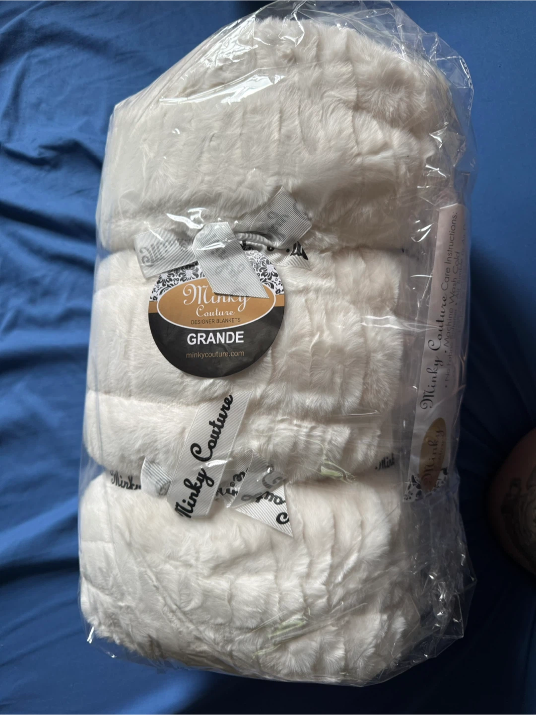 Minky Couture Grande Plush Blanket - Cream - photo 3