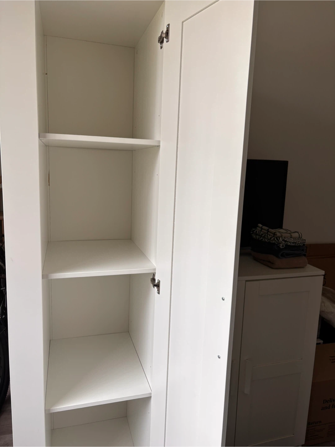 White 3 Door Wardrobe with Mirror Doors - photo 2