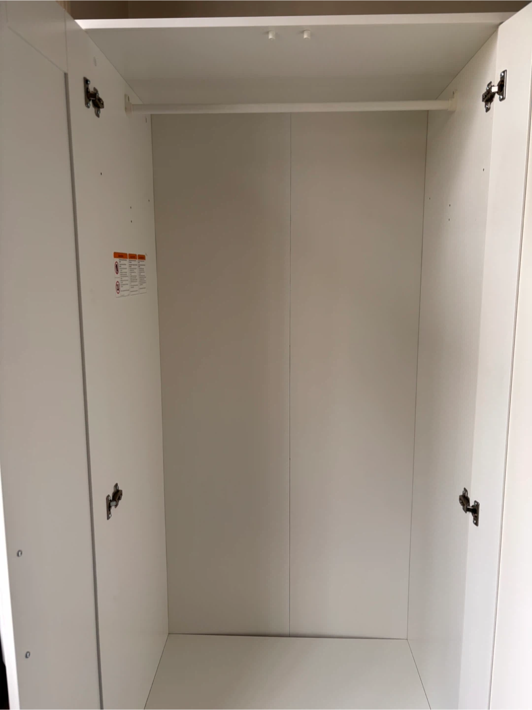 White 3 Door Wardrobe with Mirror Doors - photo 4