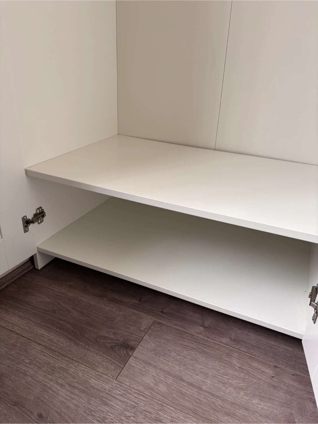 White 3 Door Wardrobe with Mirror Doors - photo 3
