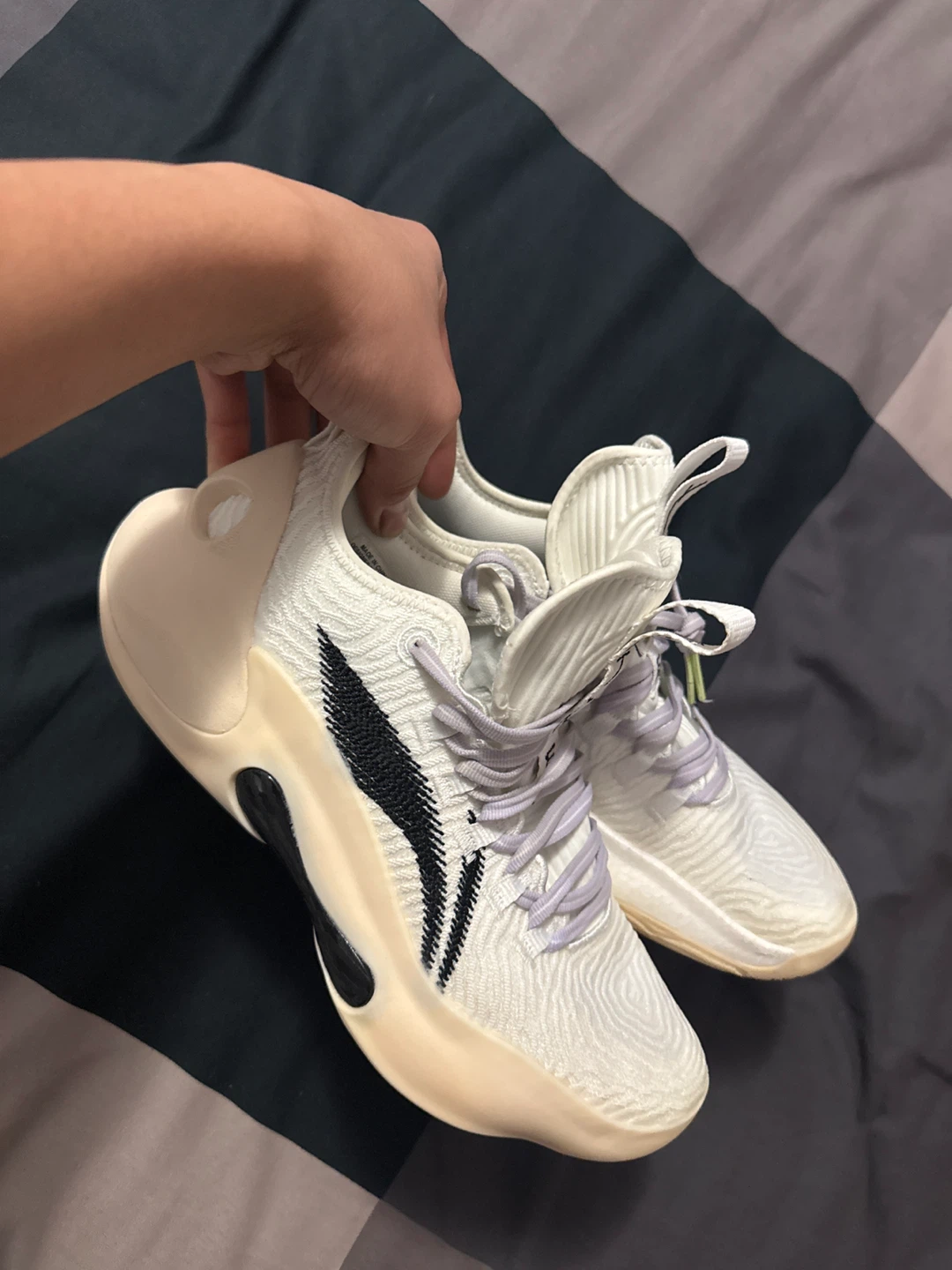 Basketball shoes - Size 8